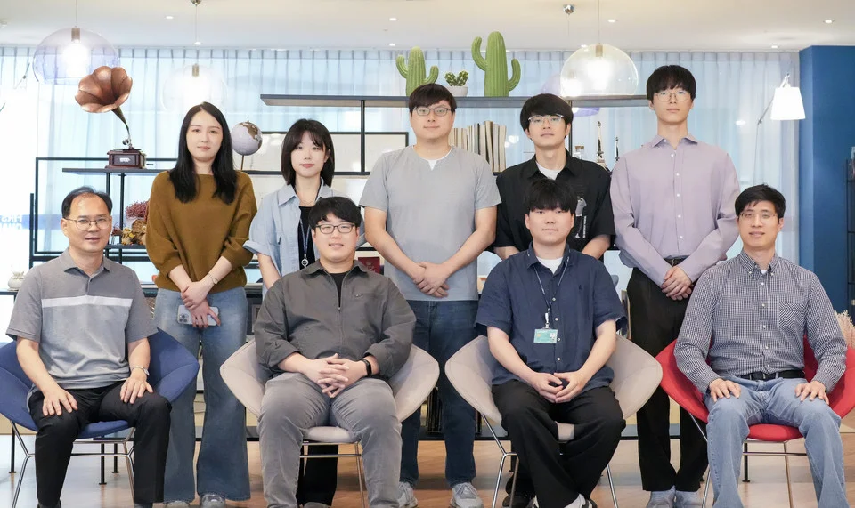 “전기 먹는 하마 AI칩 안녕” 전력은 낮추고 속도는 올린 신기술 등장