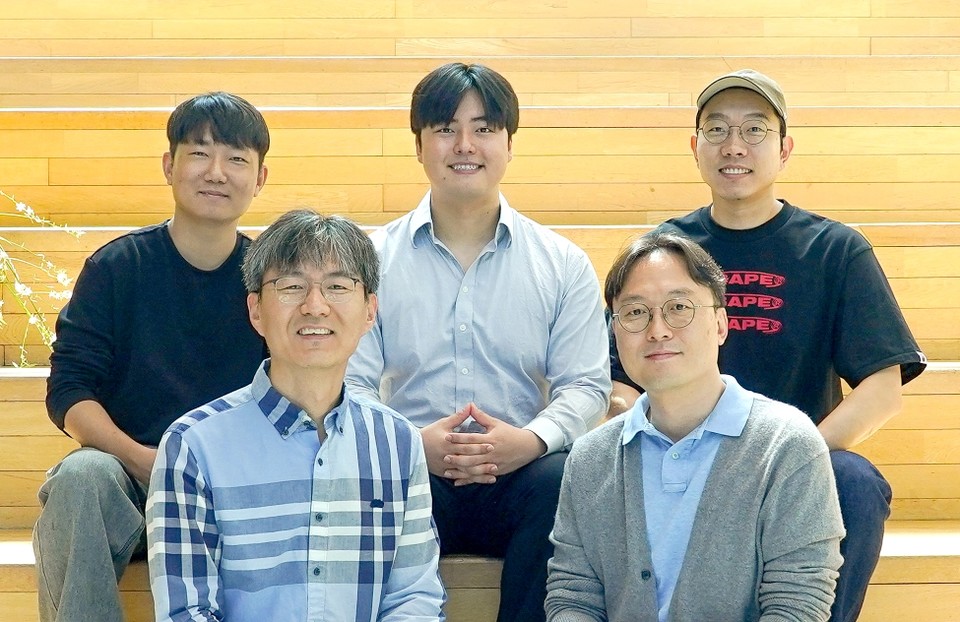 "할머니 유모차 안녕?" AI 로봇이 알아서 걷게 해준다