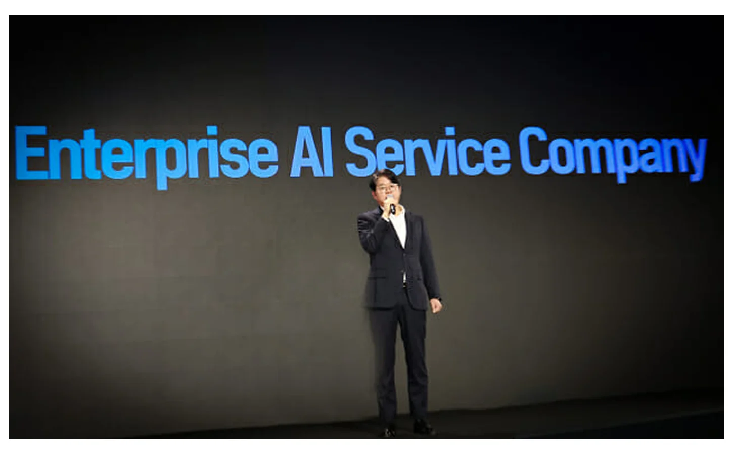 “AI 도입, 아직도 수박 겉핥기?” SK AX, 400명 CEO 모아 ‘진짜’ 비전 제시
