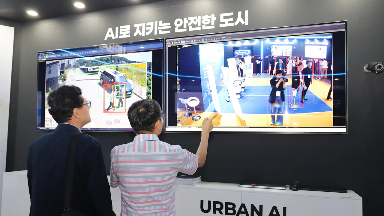 “만개의 눈이 범죄 예측?” AI가 도시 지키고 보고서까지 쓴다!